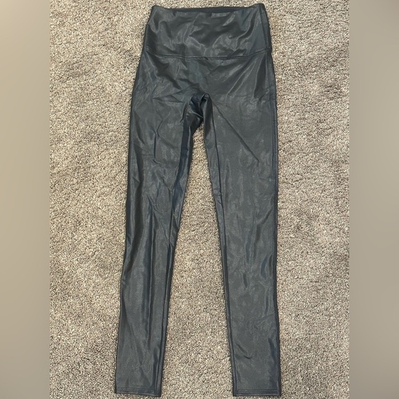Jane and Bleeker Faux Leather Leggings M - Picture 3 of 5